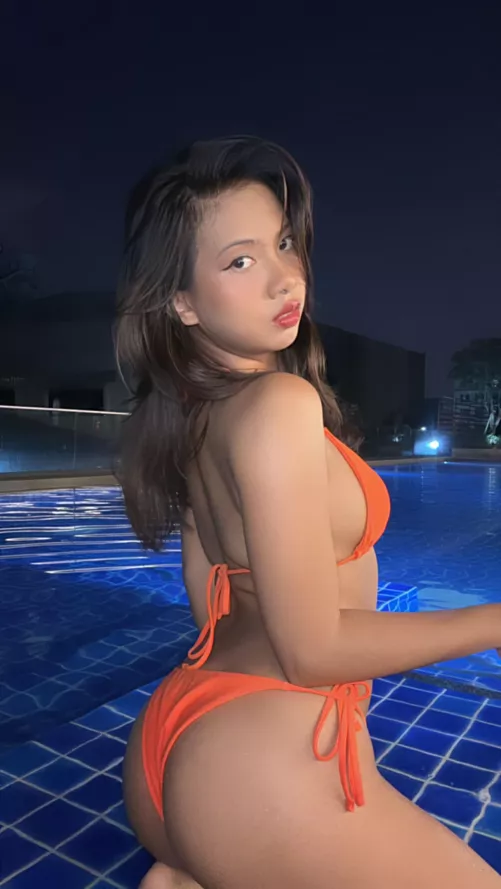 It's not super thickk.. but it's spankable 🤭