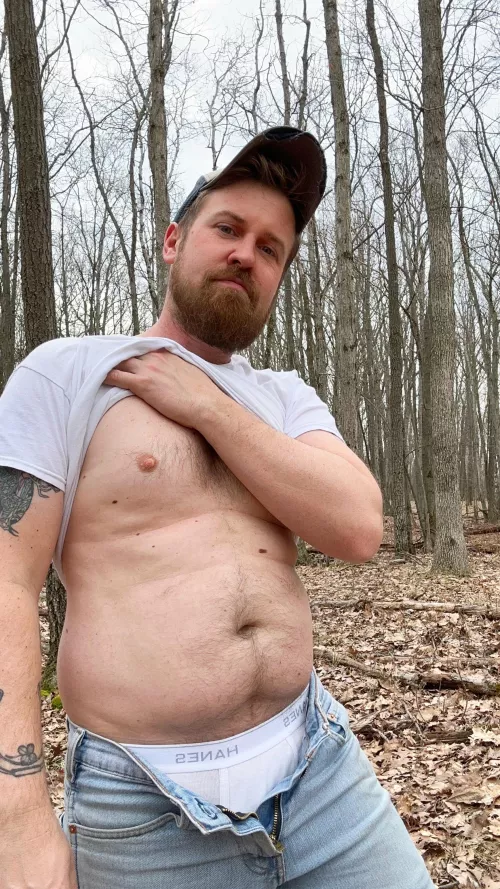 Just a cub dropping by to say hi 🐻