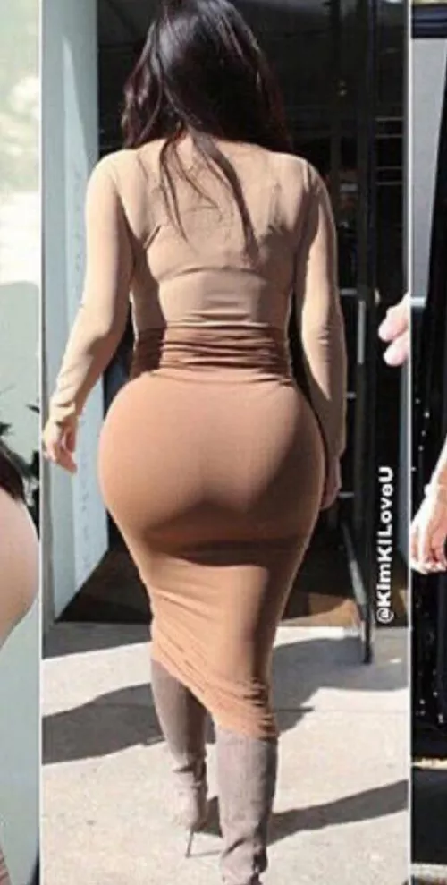 Kim’s booty 🍑😍