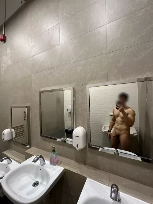 looking for someone to fuck here. and he shouldn’t want to stop if someone walked in