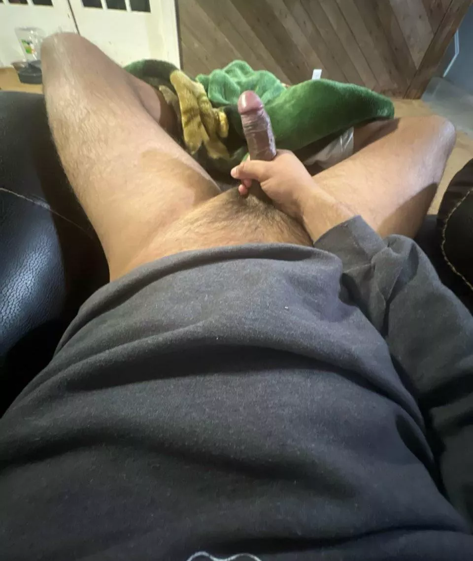 Married straight Latino. Looking to masturbate for you. 