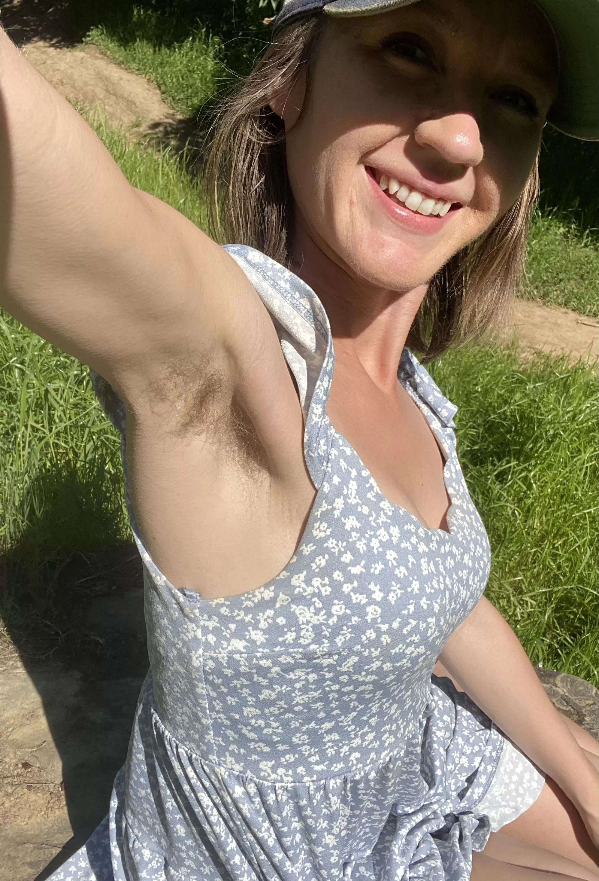 Never shaving for sundresses again, don't like it... don't look!