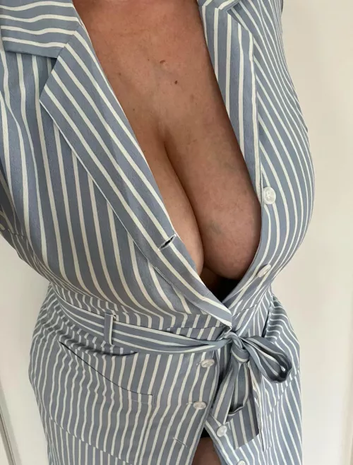 New milf boobies 