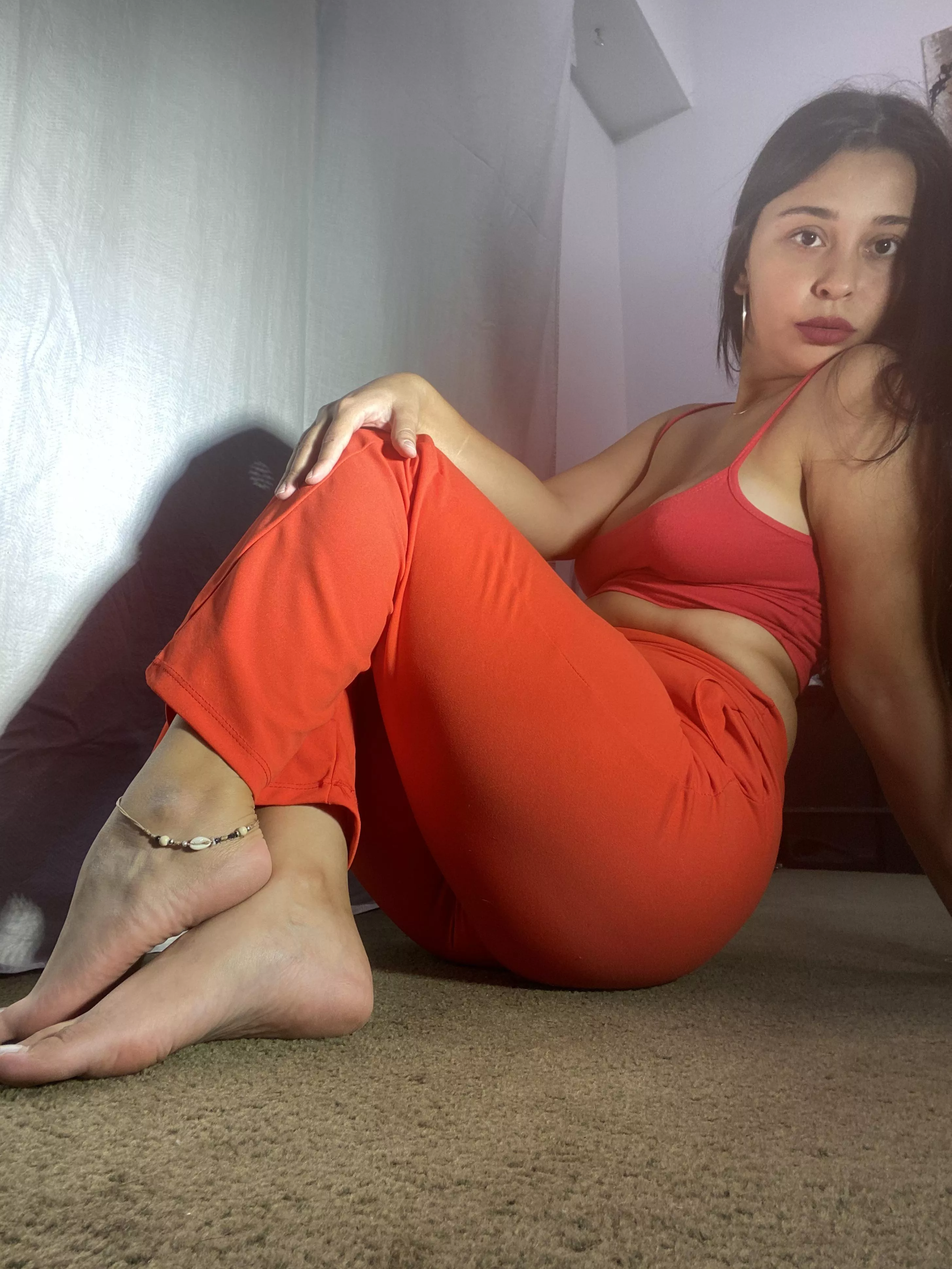 OC LATINA FEET BABYY 