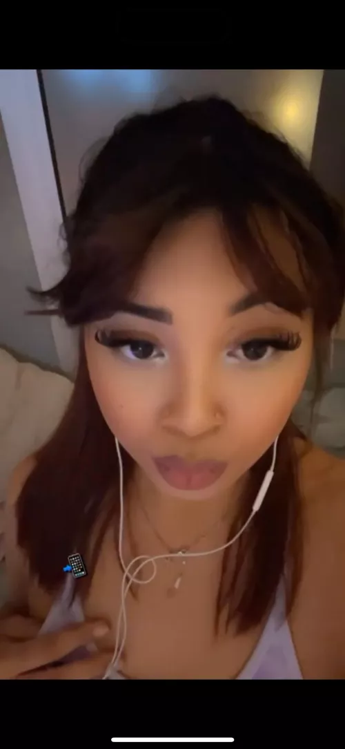 One free nude if you know the secret word🫠