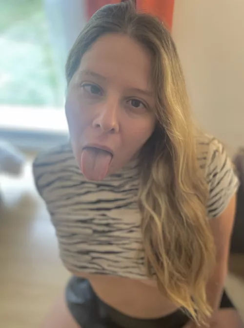 ready to ahegao for guys with 3+, you big enough?