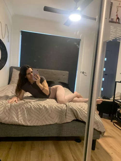 Small girls love to get naked