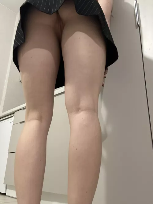 under my skirt it smells like spring