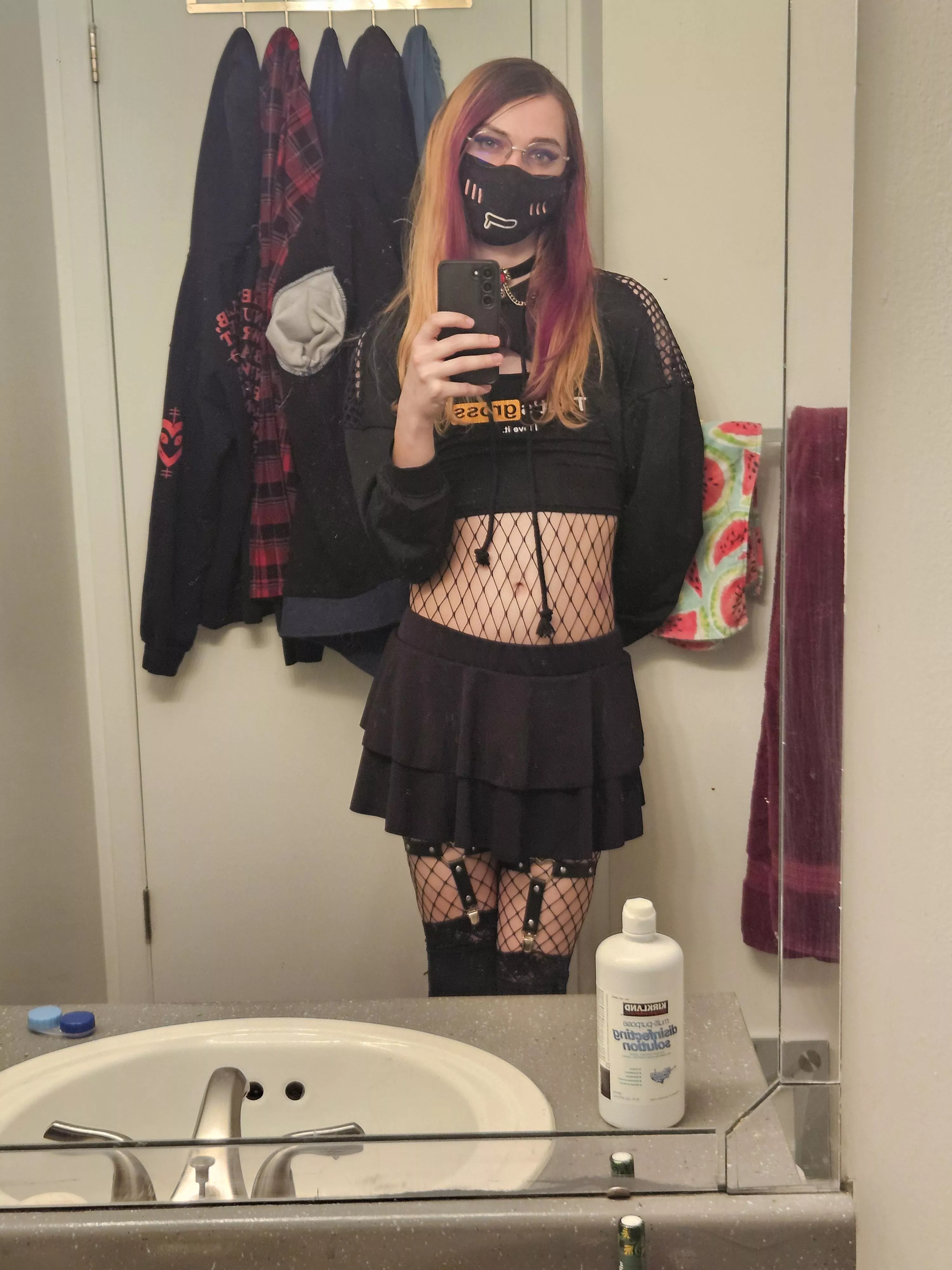 Went to a concert a couple weeks ago, and brough out my rave fit😌