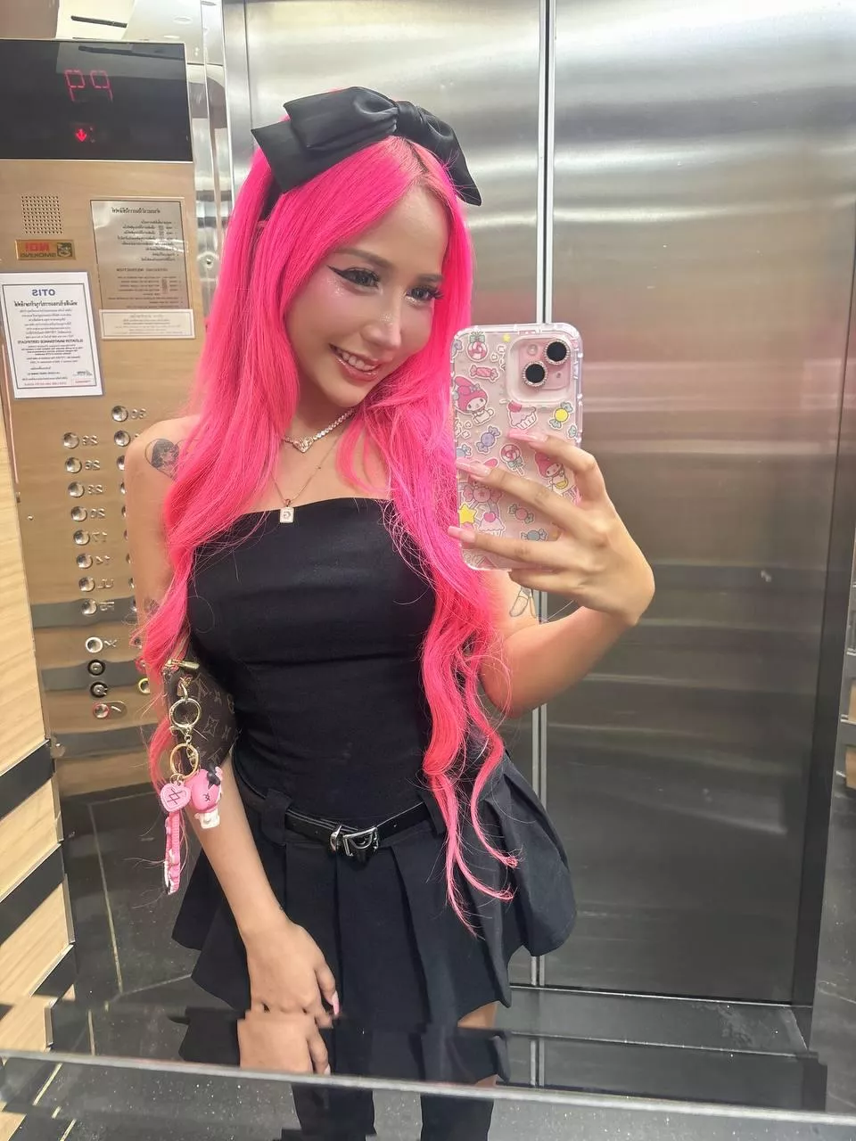 What would be your pick up line for me? F21