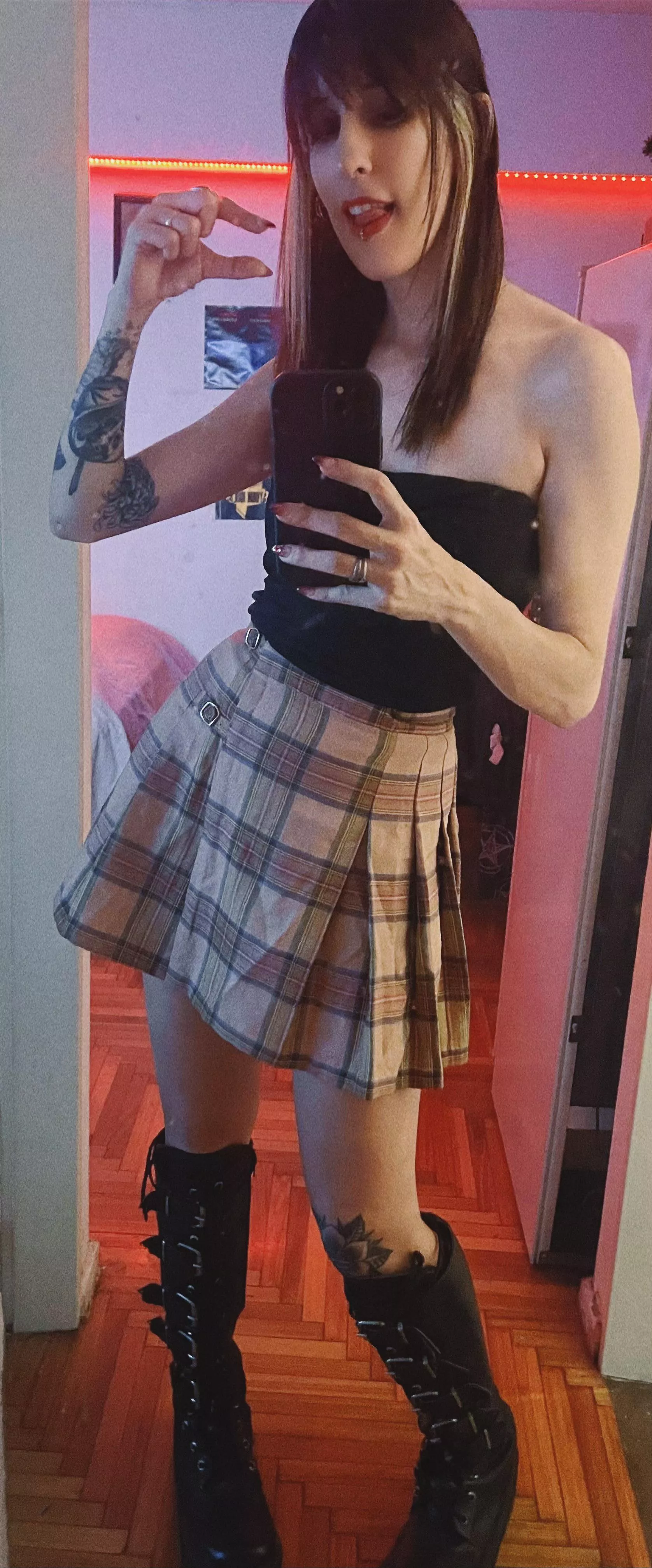 Would you be my girly bitch?