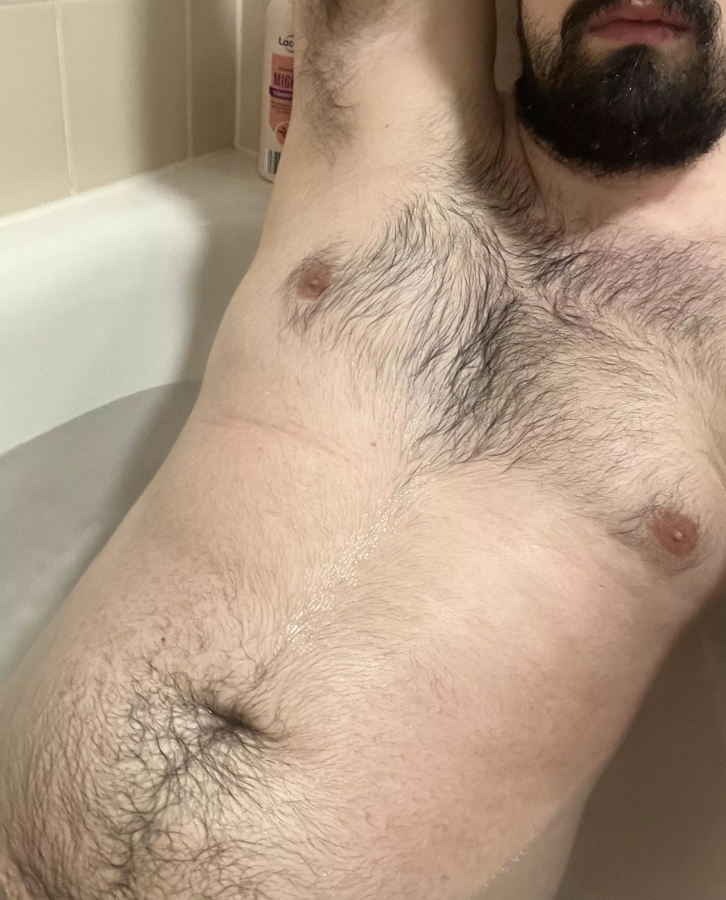 You like it musky all over??💪🏼💦 Dms open😈