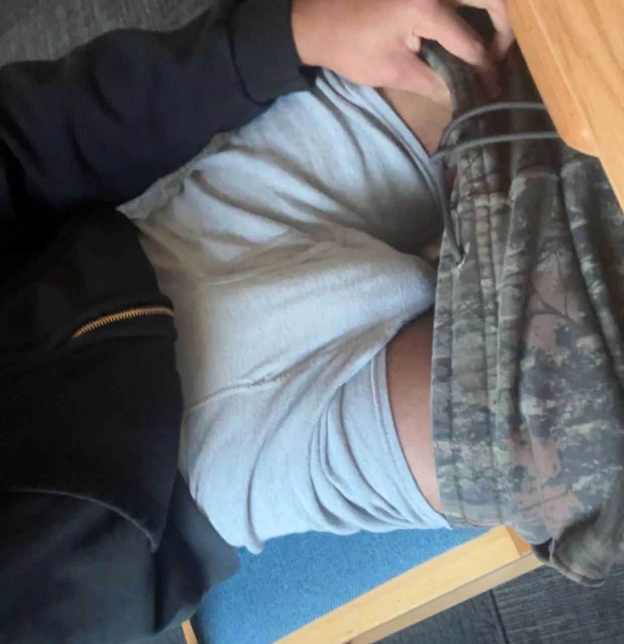 19 m college. high asf n horny. hmu chill fit/slim/twink bros who wanna jerk. be horny chill. longterm+ hmu on snap : @jay.202469