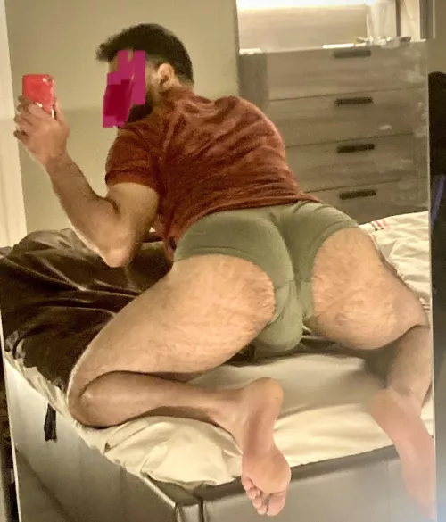 24 in shape DL Arab with a big furry ass. Let’s have fun, 👻Snapp me: AFurrf