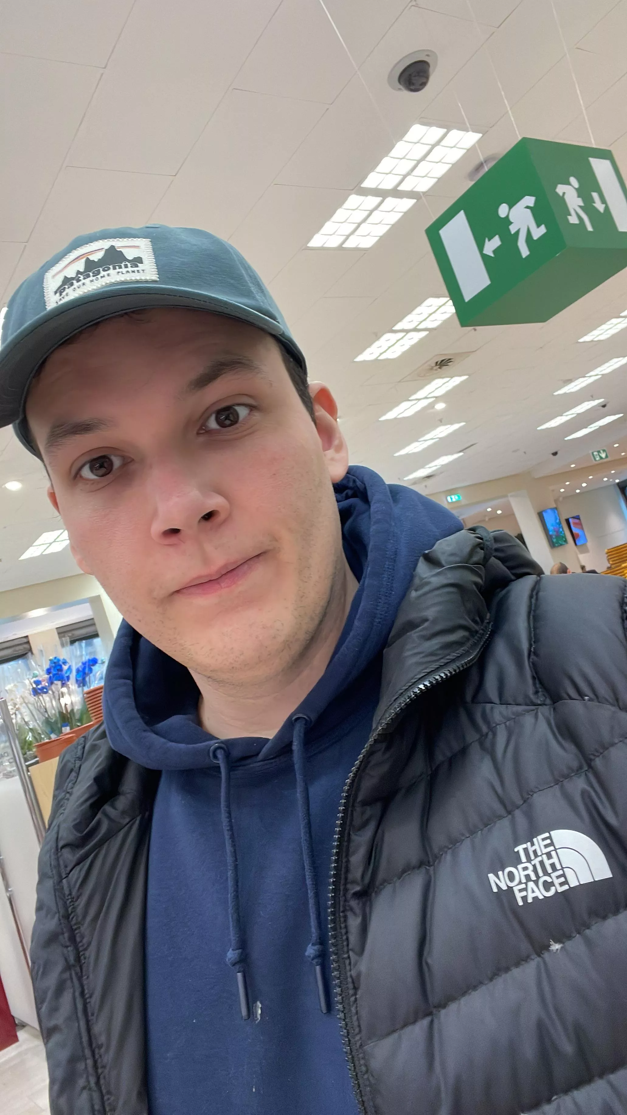 35yo Brazilian boy bored 🥱