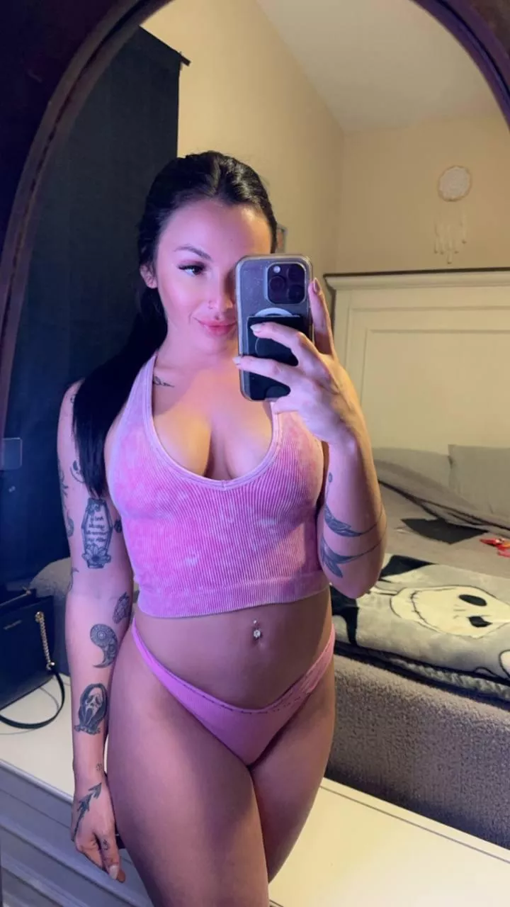 am i sexy wearing this