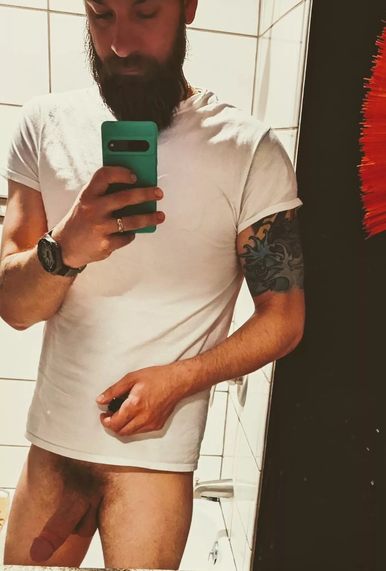 And another bathroom selfie 🤷