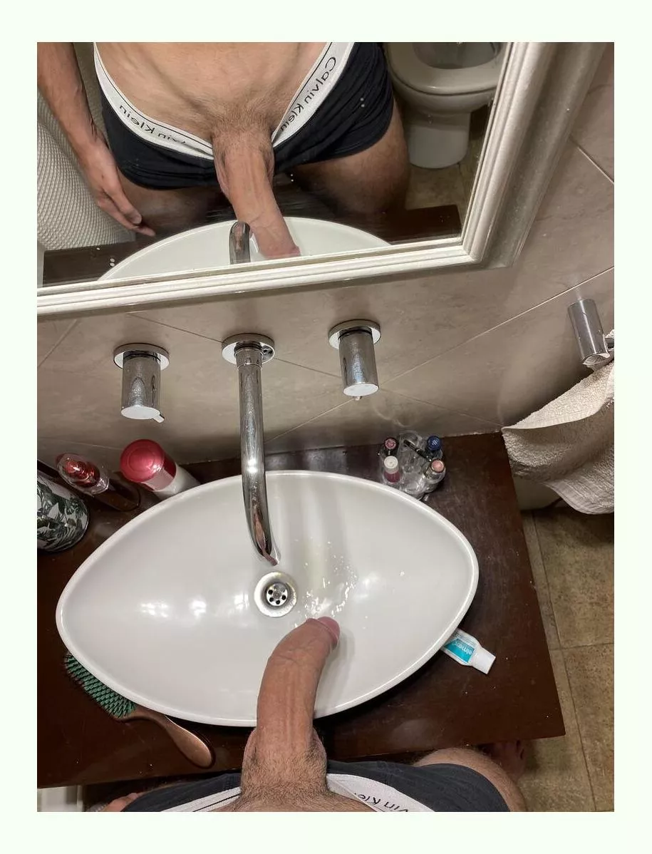 Any volunteer to be fhe next sink?😈