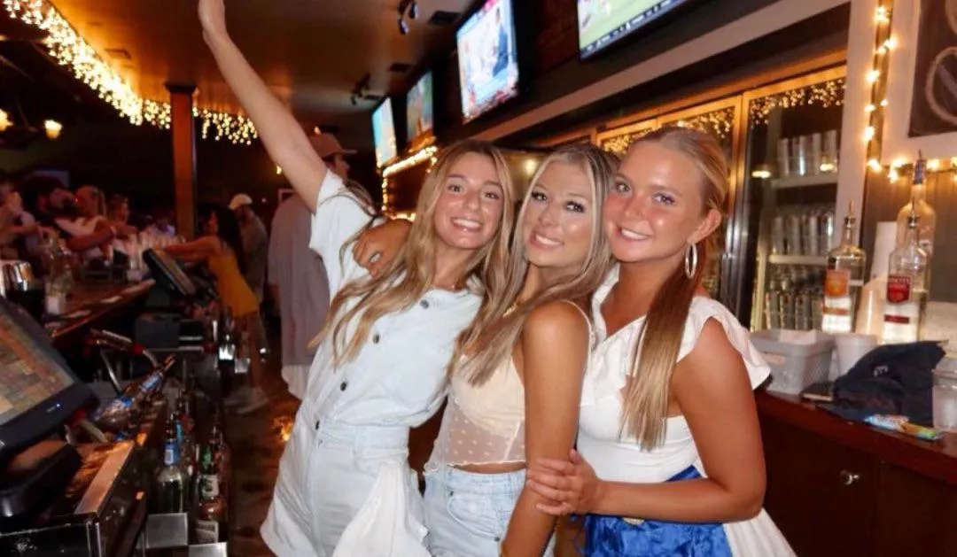Blonde Trio