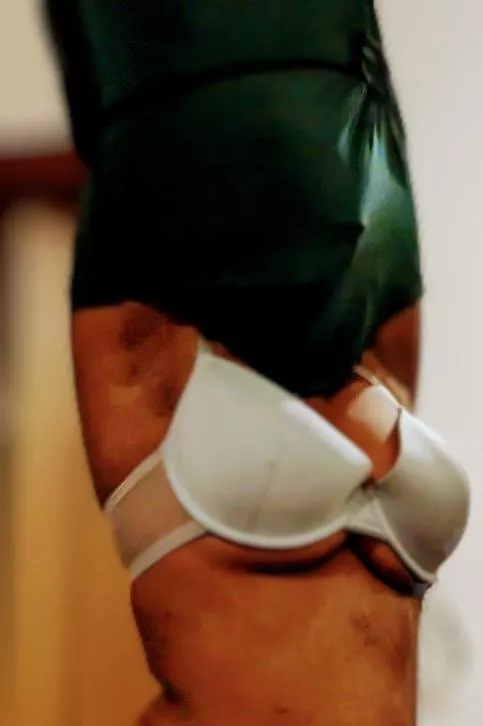 Did someone say they like armpits? [F] 👀👅