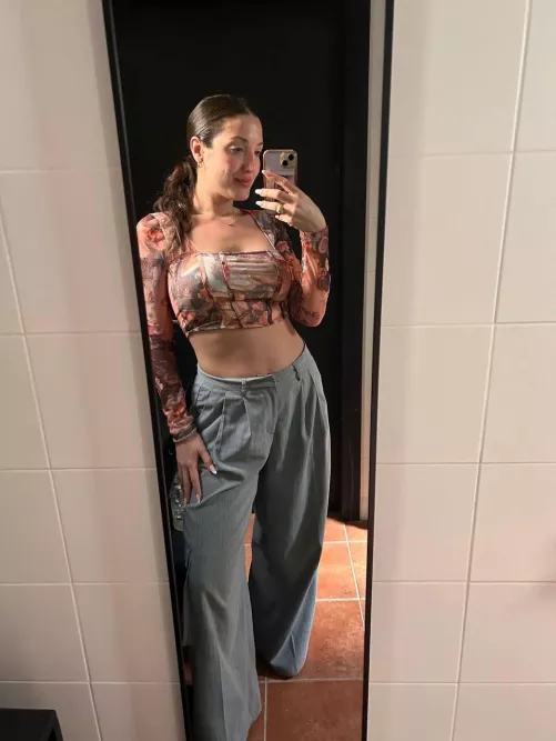 do i look good in this top?