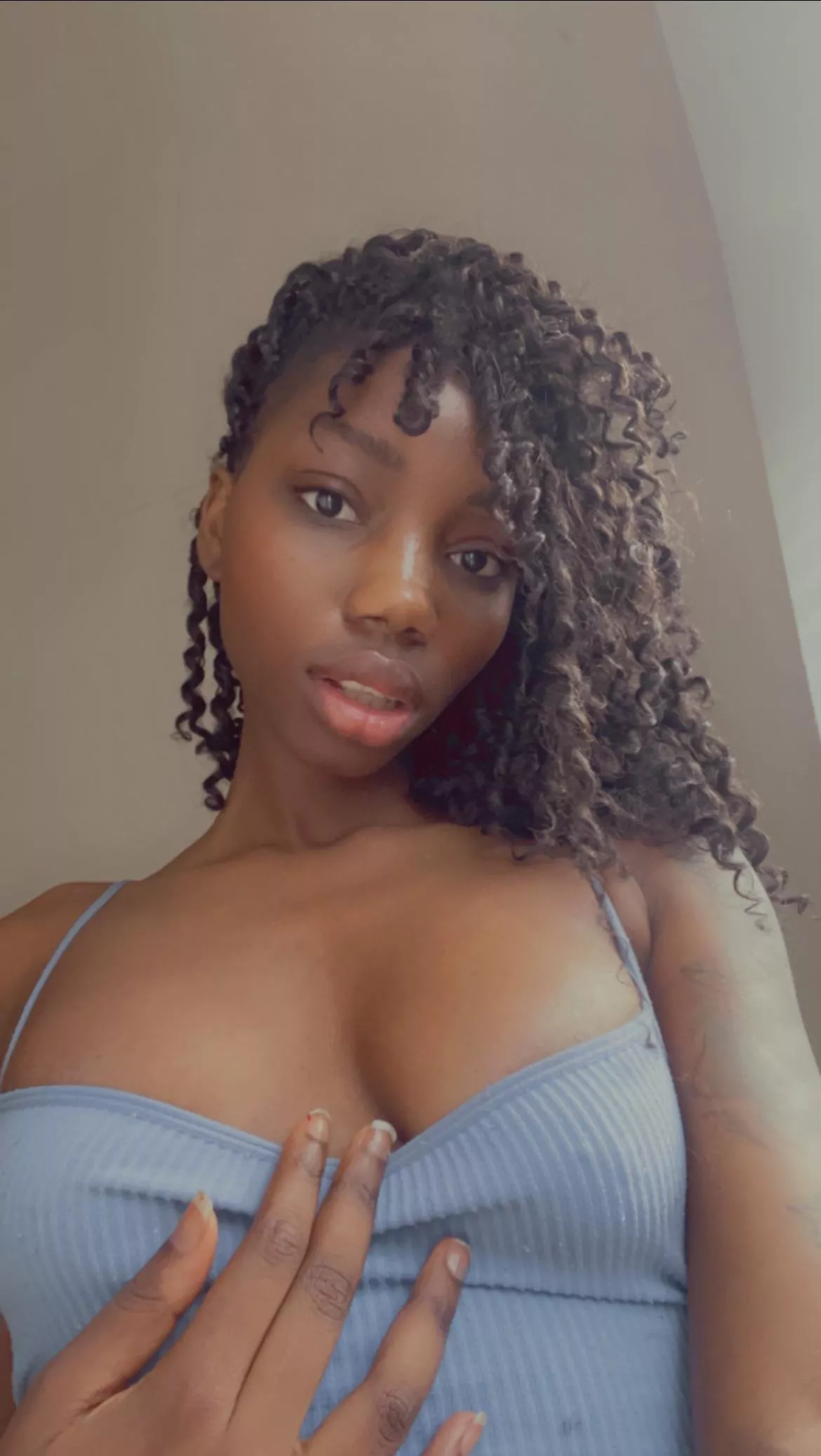 Do I look innocent?😏🍫