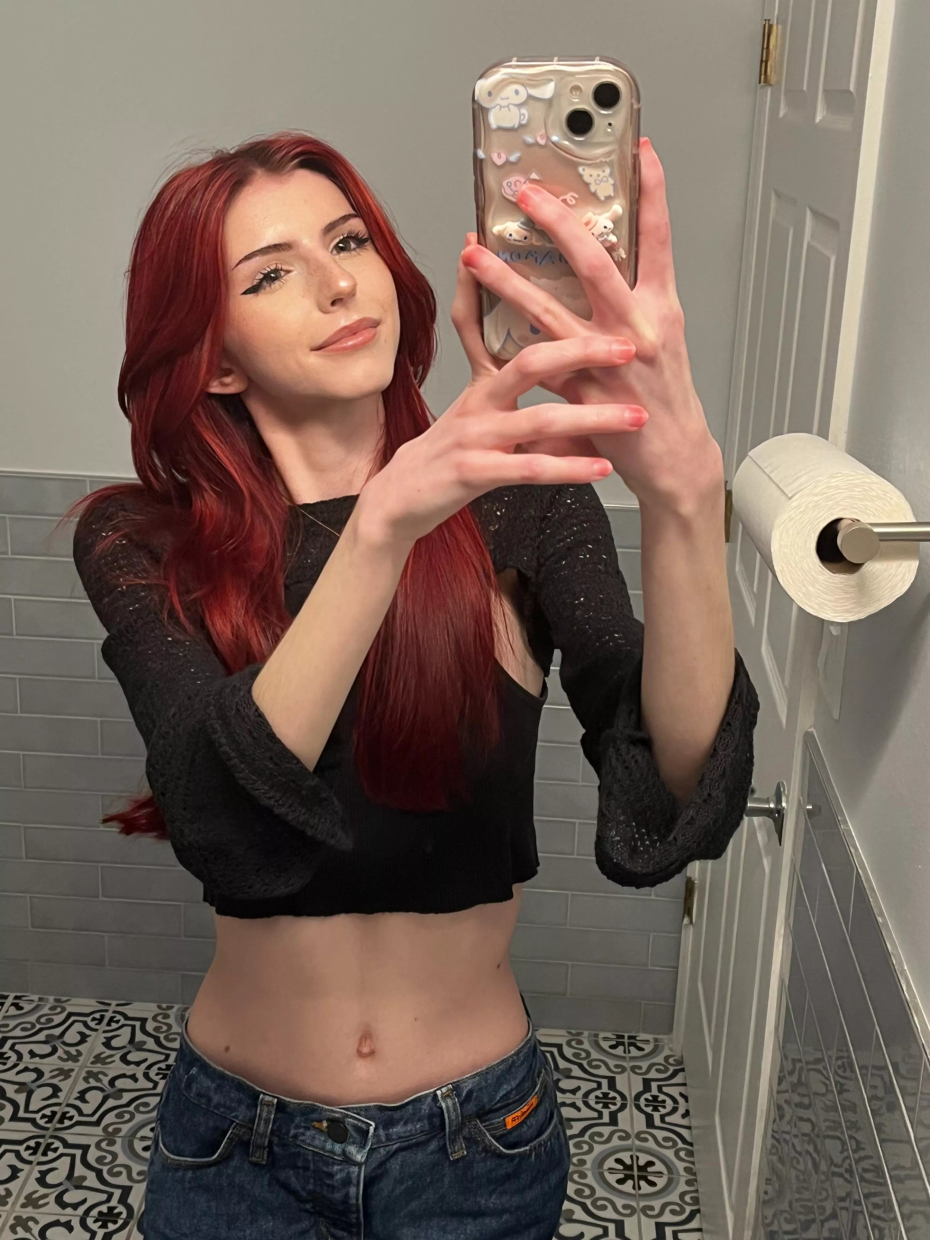 do you like this outfit on my body? 105 lbs and 5’7 :)