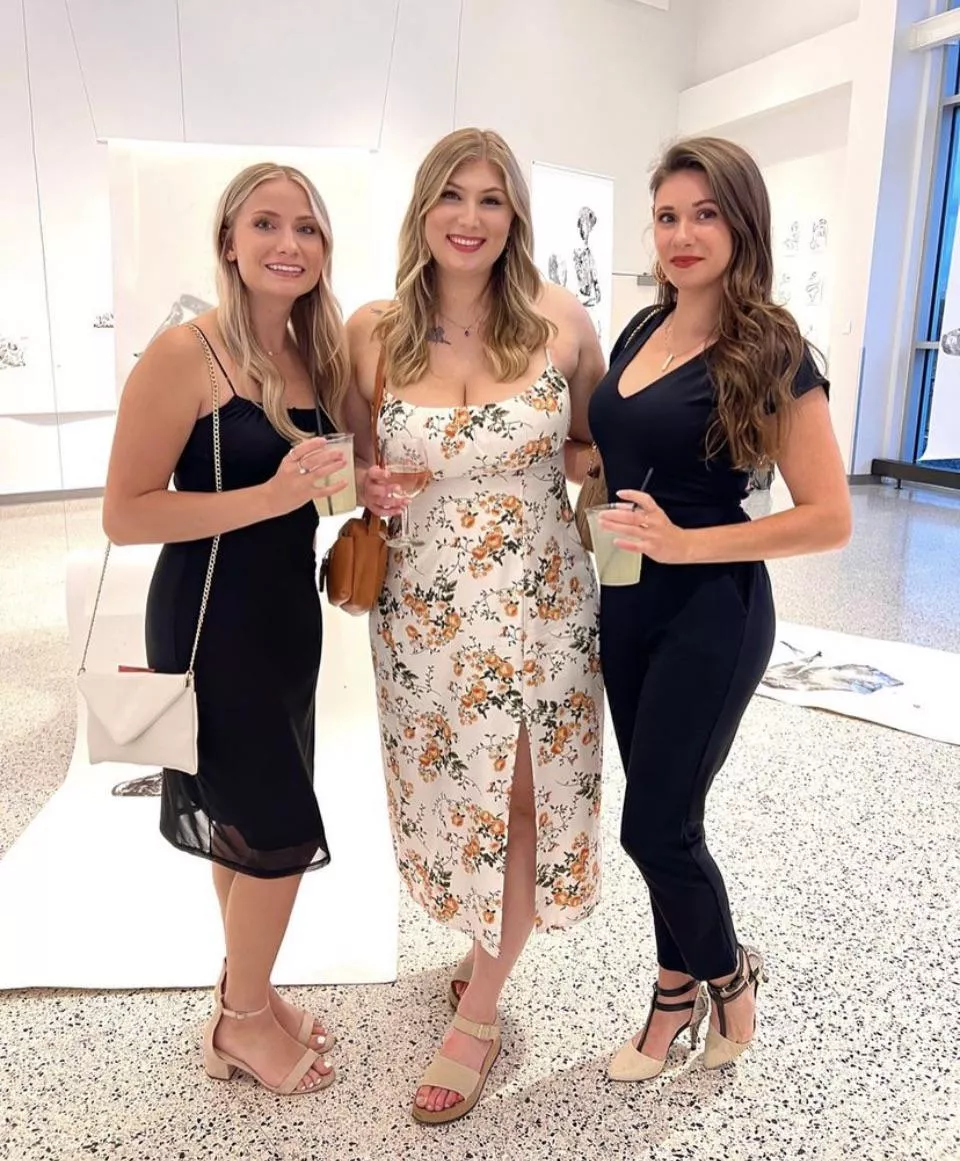 Girls love to admire fine art 