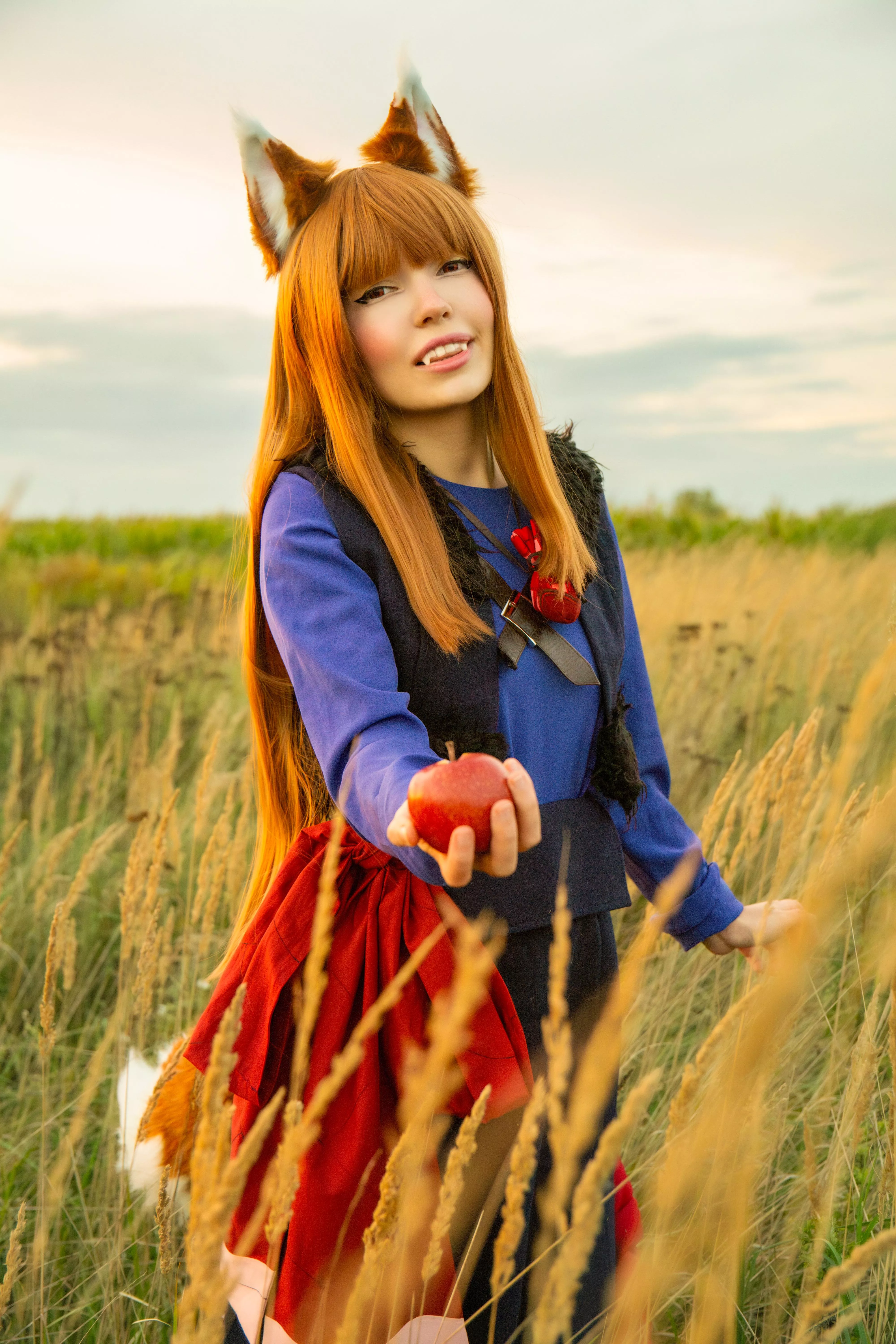 Holo cosplay by Murrning_Glow