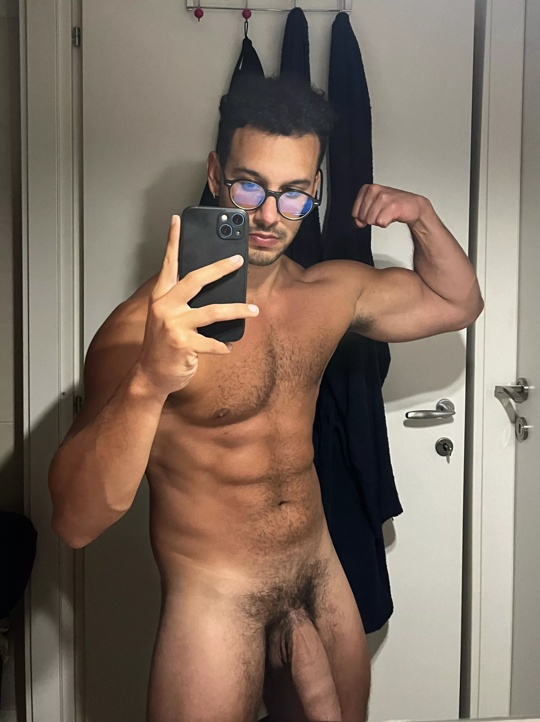 I like the bush but i feel like no guy will want it [25]