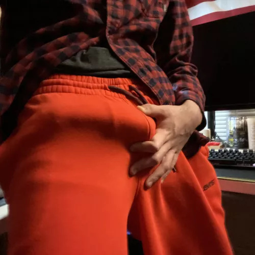 I love the look of my huge cock in these pants