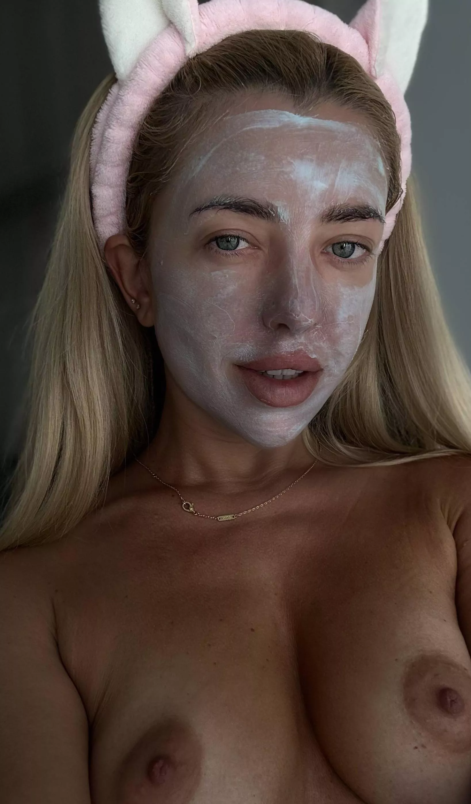 I m applying a cosmetic mask but I would like a biological one