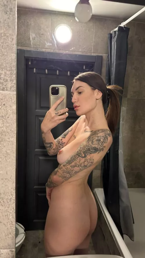 I'm a total nympho, just looking hot