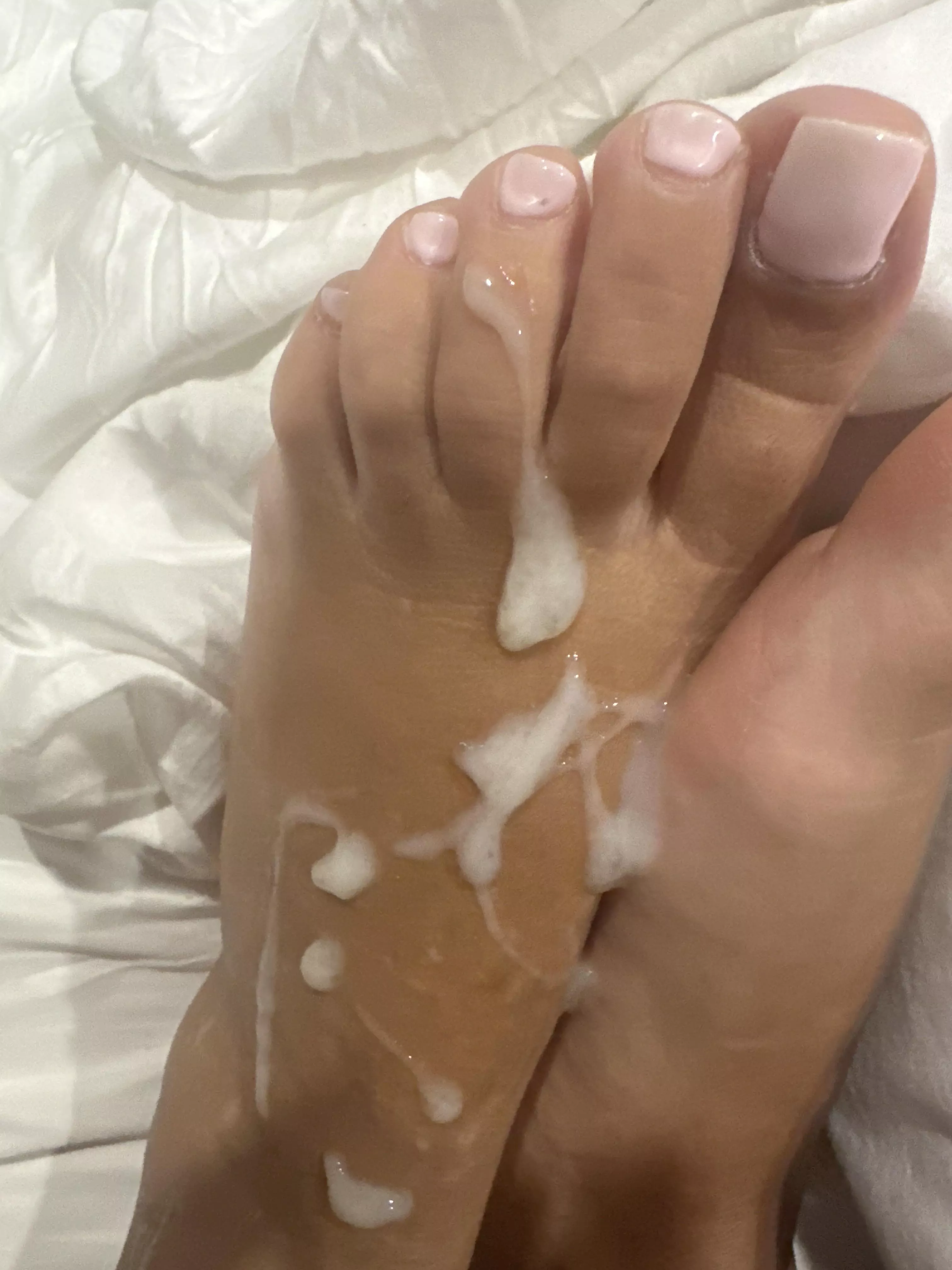 Loaded feet;) dripping between the toes;) who is ready for clean up?;)