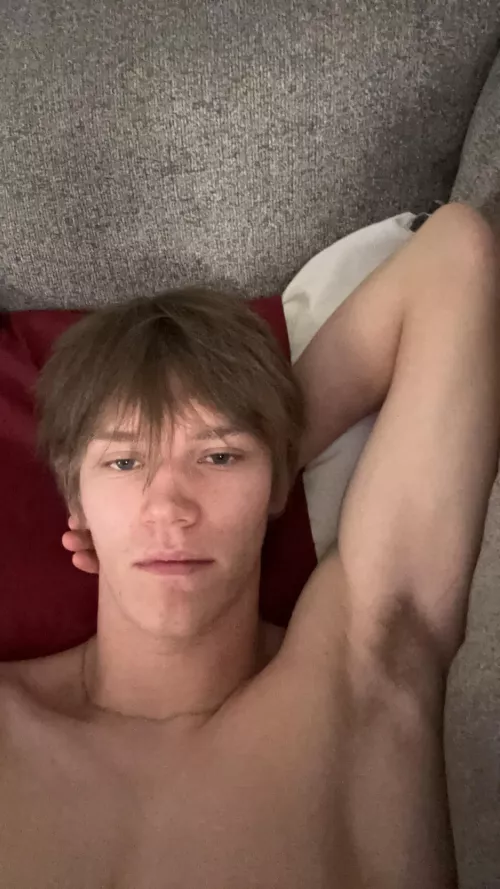 looking for a sub loser to cash spoil a jock like me. dm me!