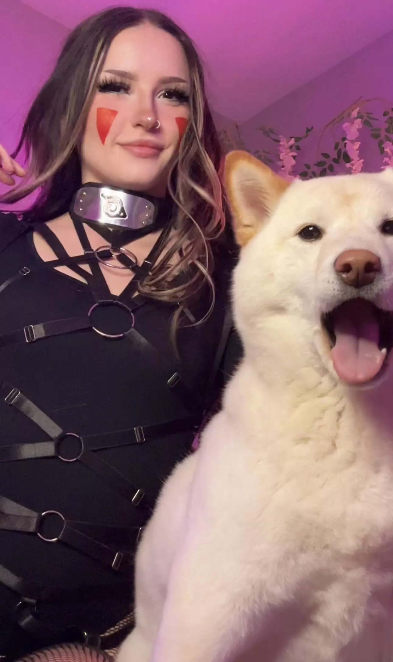 Mochi and I did a fun cosplay on Kiba and Akamaru🥷🏼🐕 what do you guys think? 