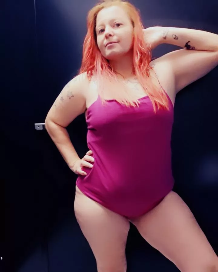 Sexy ginger here