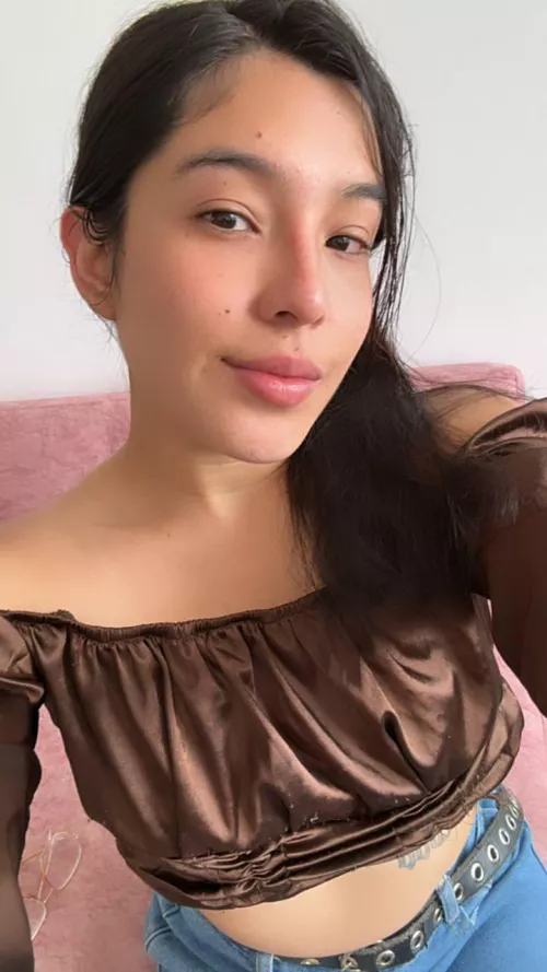 Someone made fun of me for wearing a cropped top I was so confused because I love them