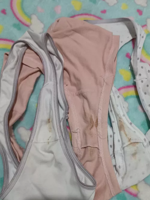 the smell of my dirty panties is delicious