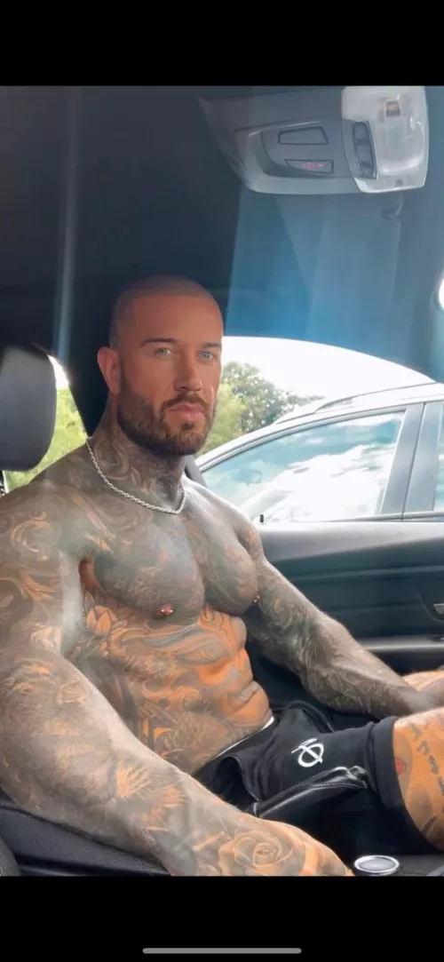 We stop at the red light... what you doing ? [30]