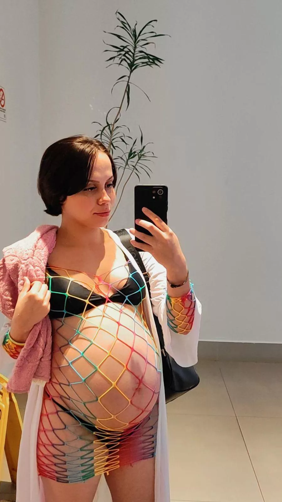 Will you go on a blind date tonight with this pregnant woman, yes or no?