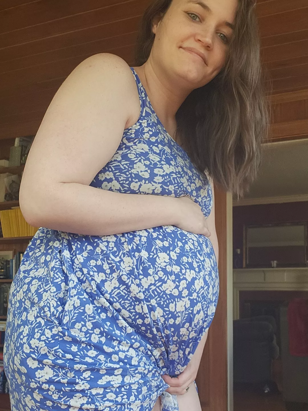 Would you blow off your day to pick flowers with a preggo girl like me? 🌼 🌸 🌻 🌹 🏵 