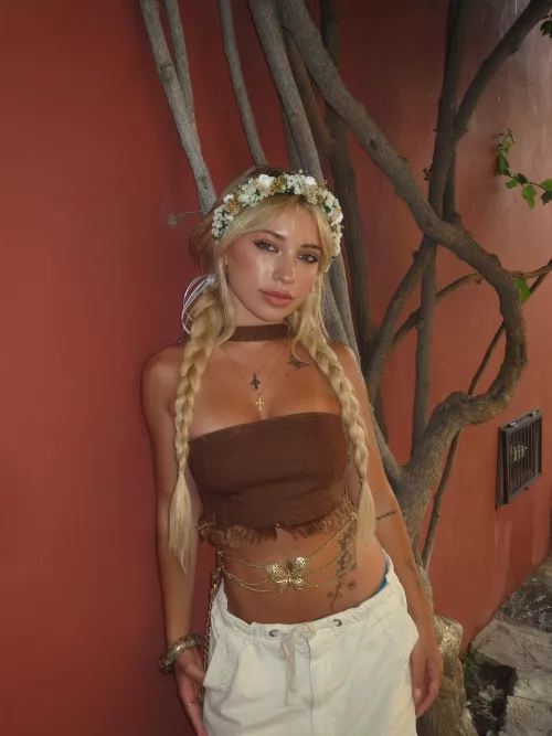 Your future gf in a crop top