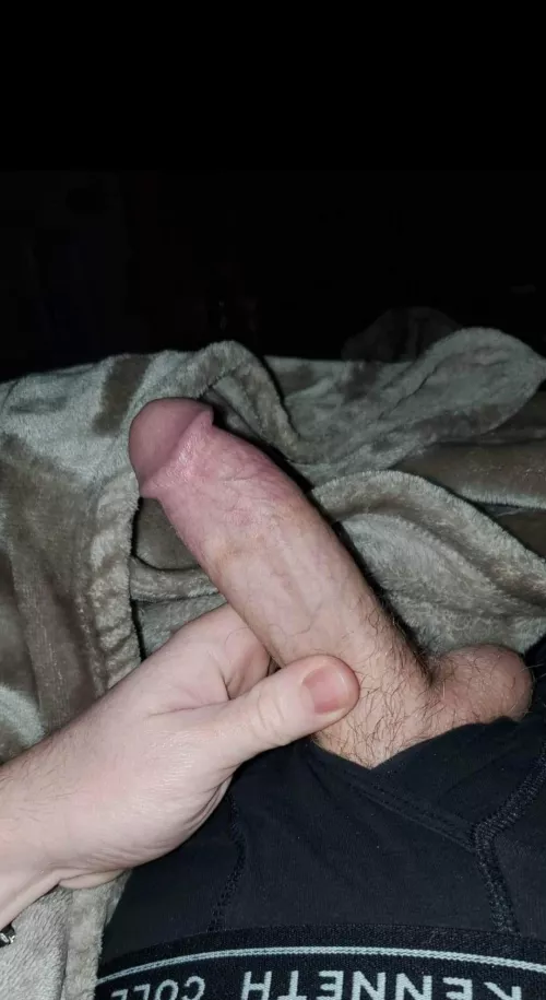 19 into pervyshit hmu