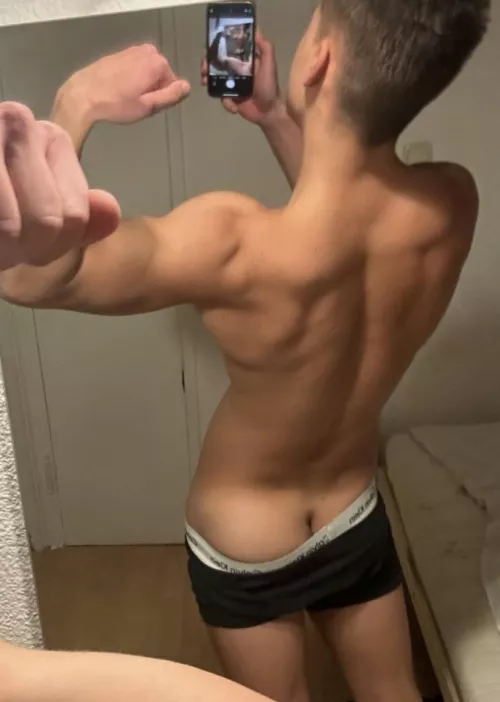 (19)After back workout 