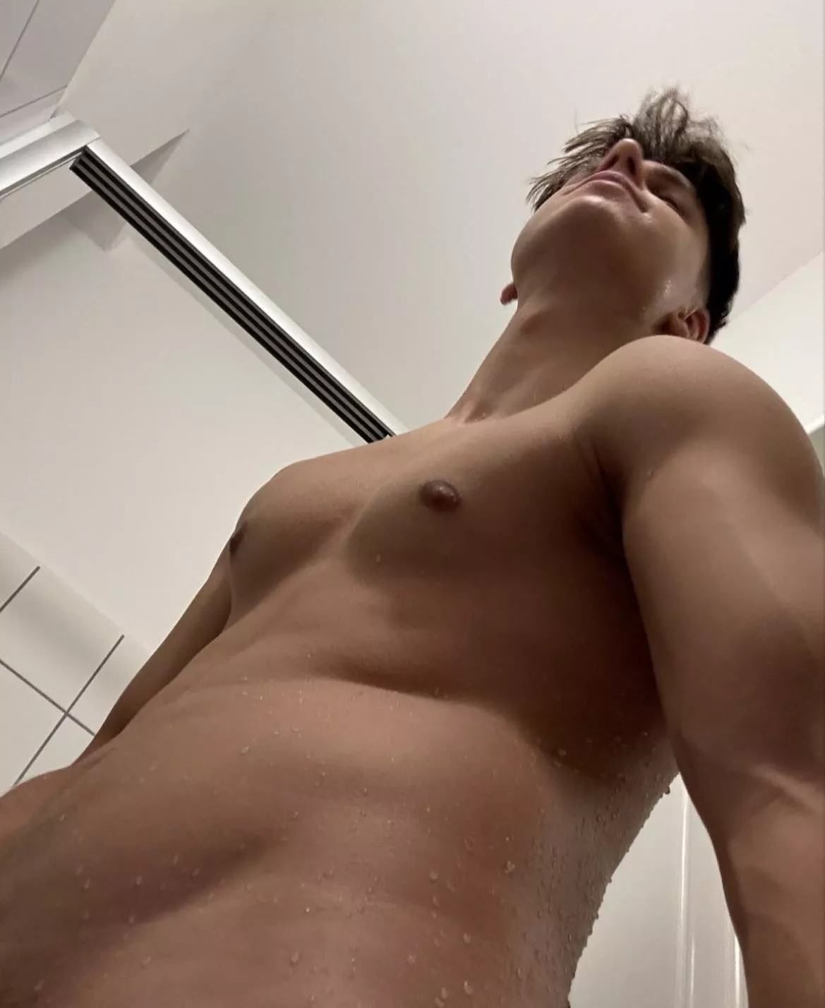 (19)Who wants to lick me?