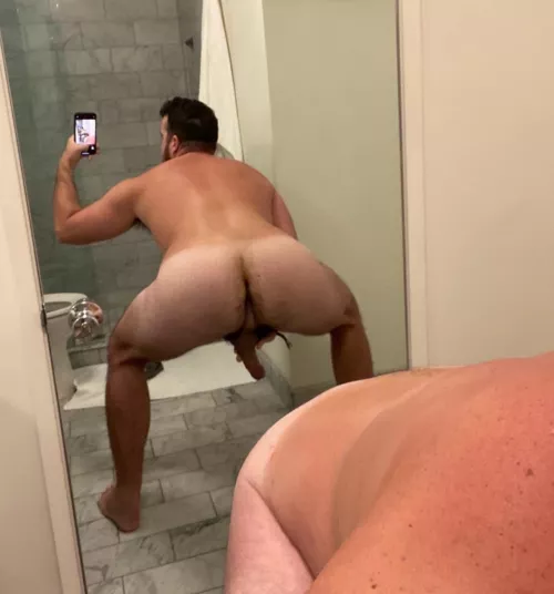 (36) 6’5 sub bttm bro. Tops/doms send asl & pic. Gstall87