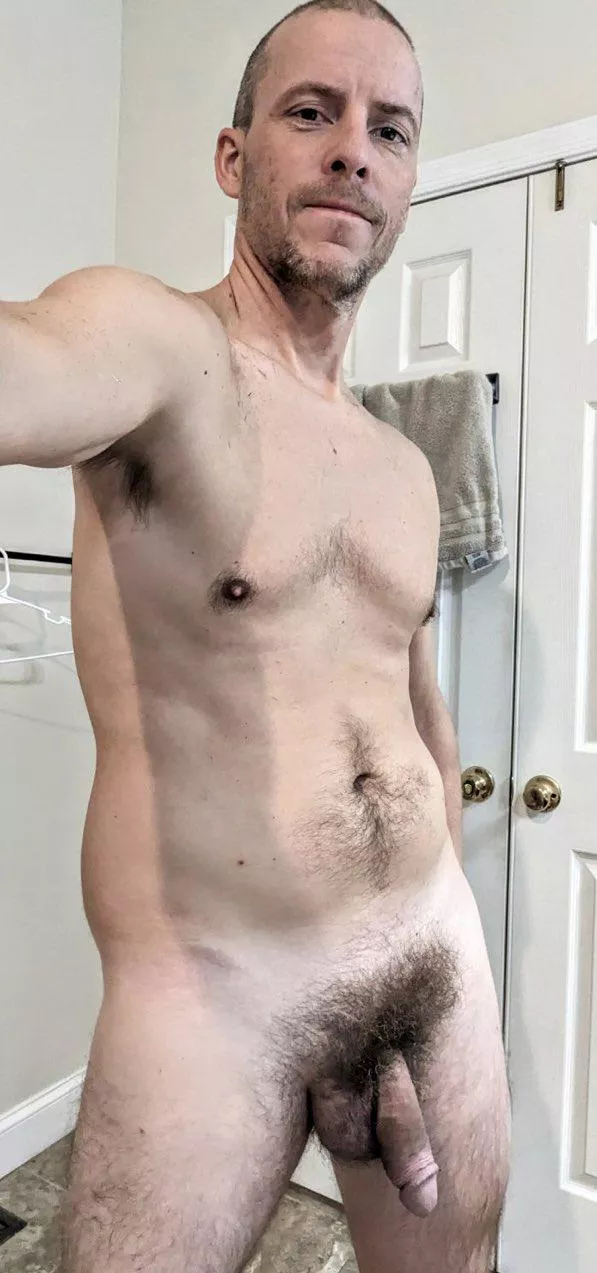 (40) regular naked male body 