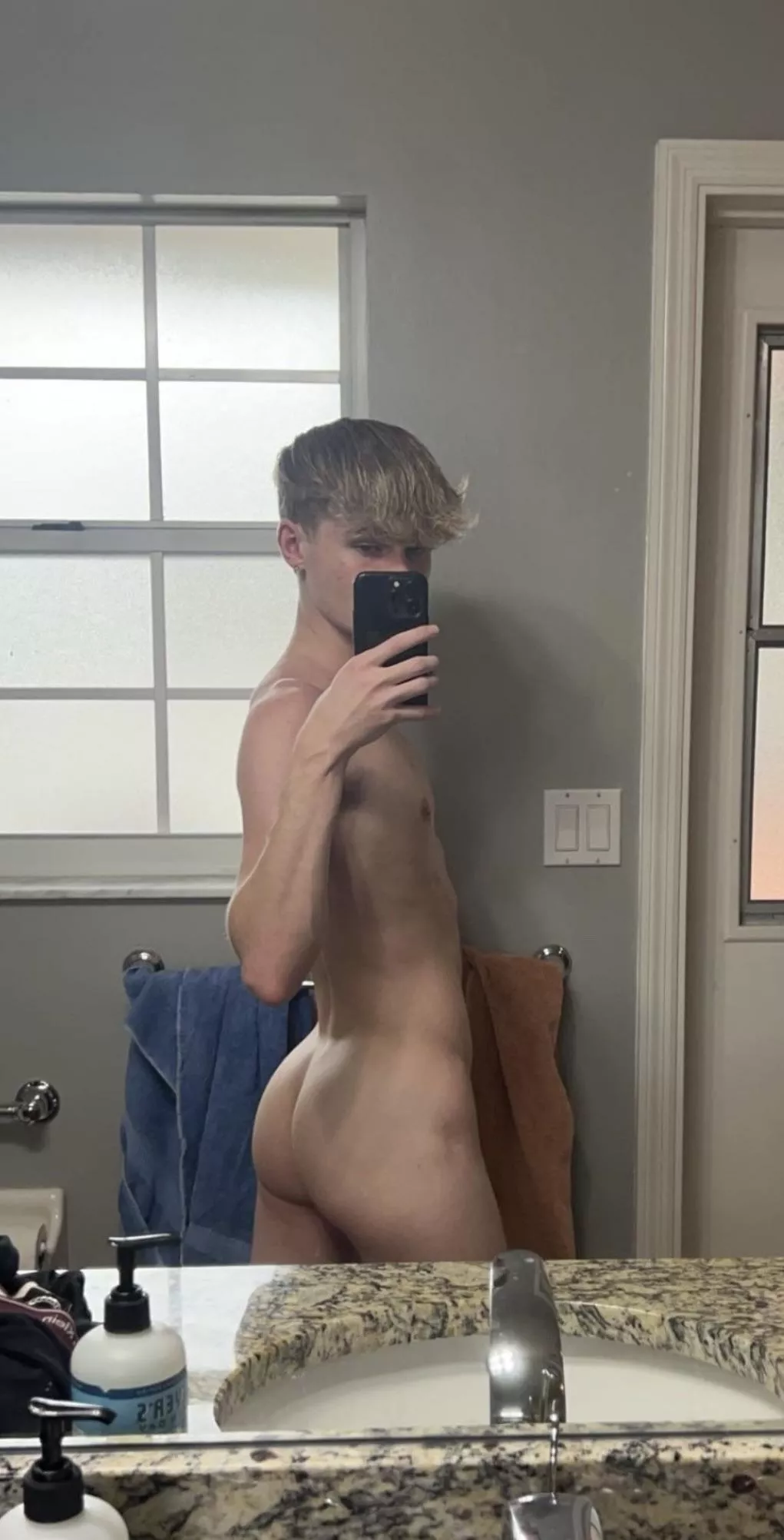 Am I your type? 🍑