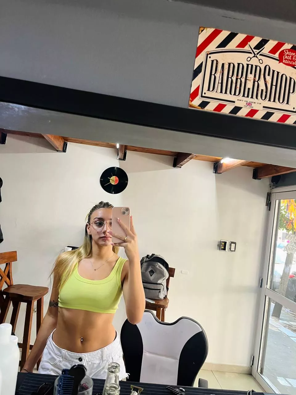 Are girls in crop top a turn on ?